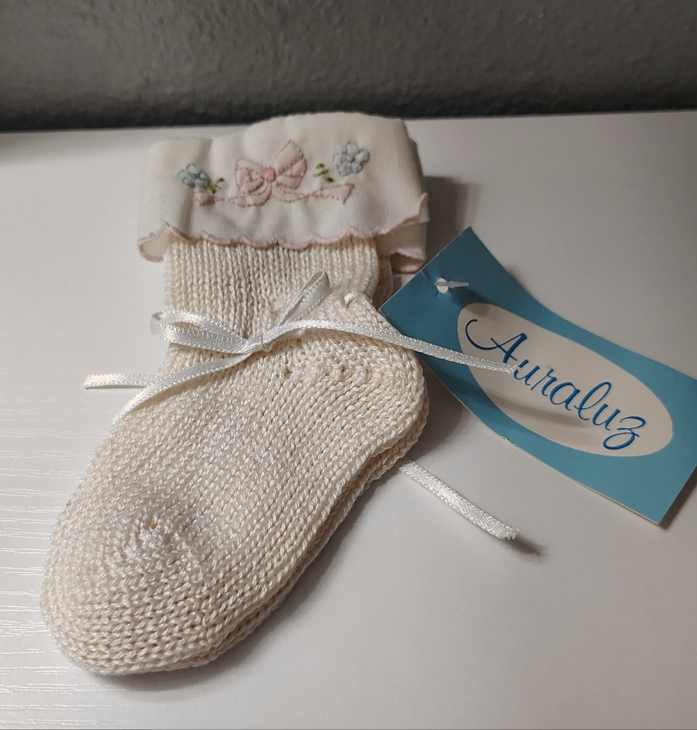 Vintage Hand Embroidery Stitched Auraluz Cream Baby Booties with Ribbon